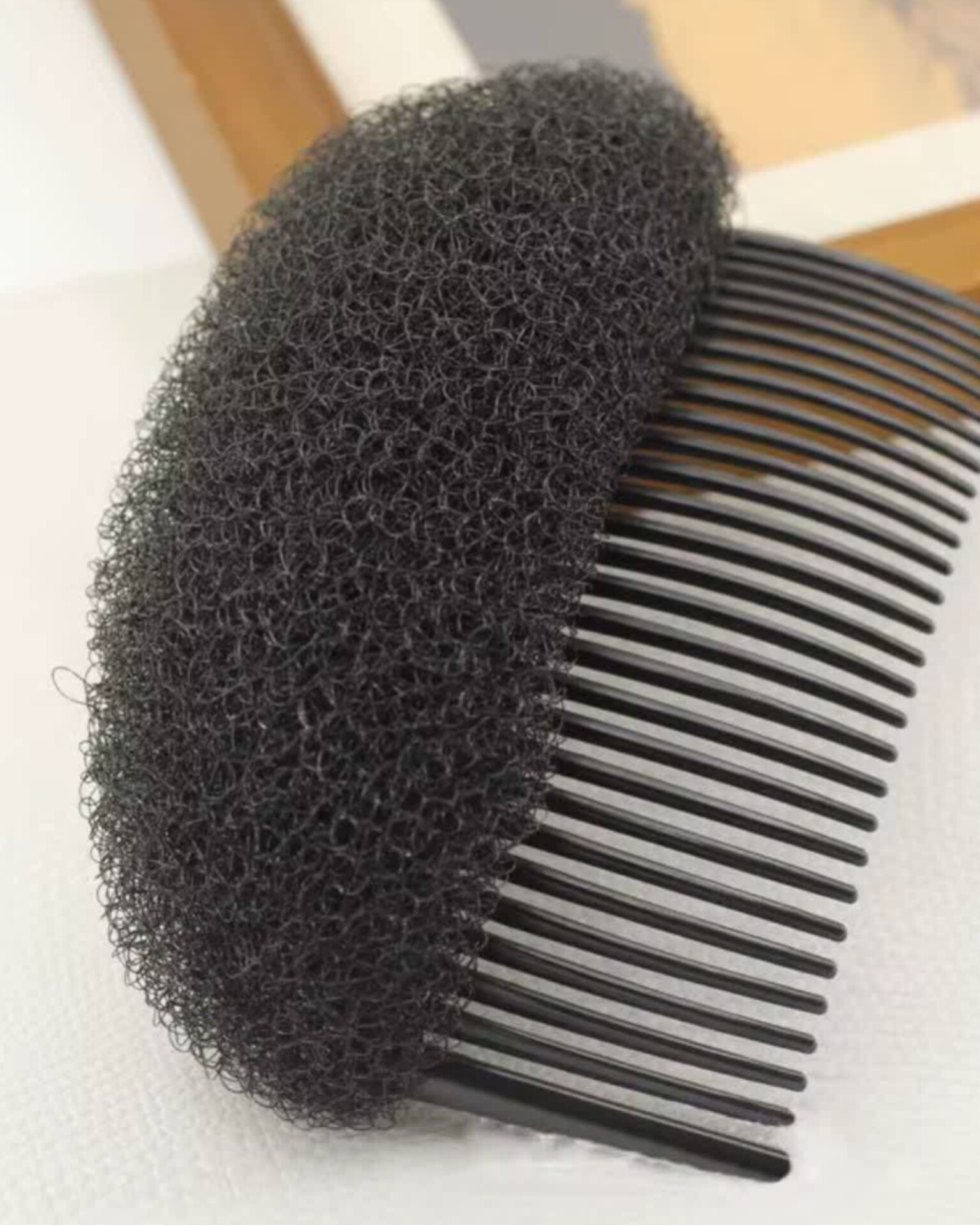 InShot_20251101_165819905 شانه پروتز مو - Image 1